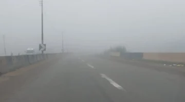 تحذير مروري.. ضباب كثيف يغطي الطرق السريعة في طقس الأحد بسبع محافظات